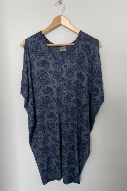 MAXED TERRAIN | Blue Floral Long Flowy Blouse | Size Medium
